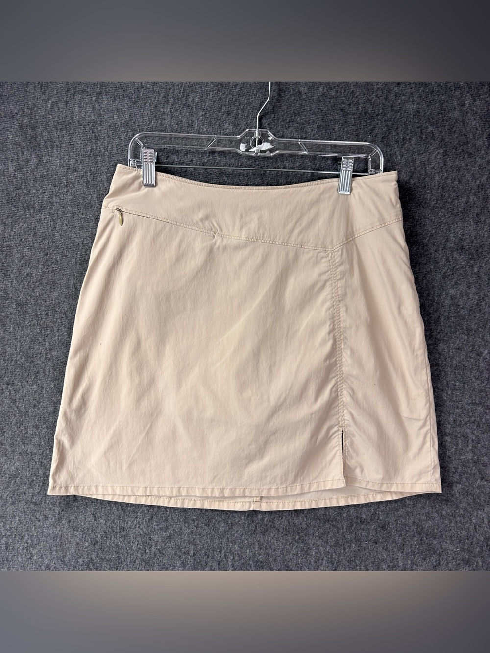 Patagonia Skort Womens 10 Fits Smaller Tan Beige Zip Pocket Hiking Travel Active